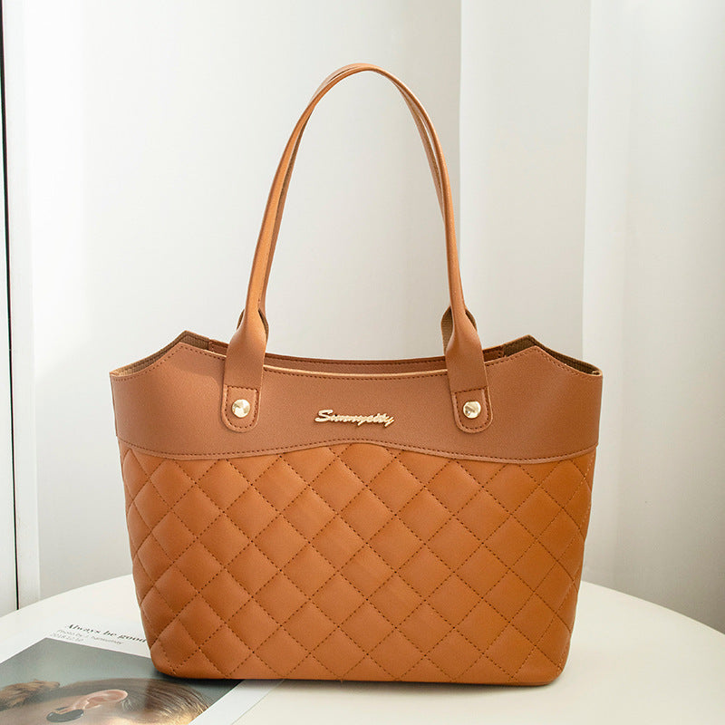 Quilted tote - Your Fashion Companion